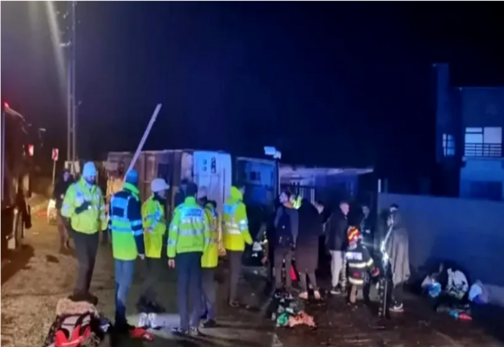 Către cine trebuie să ceară despăgubiri pasagerii implicați în accidentul de la Pașcani