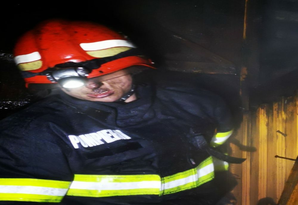 O femeie a murit într-un incendiu la Cozia