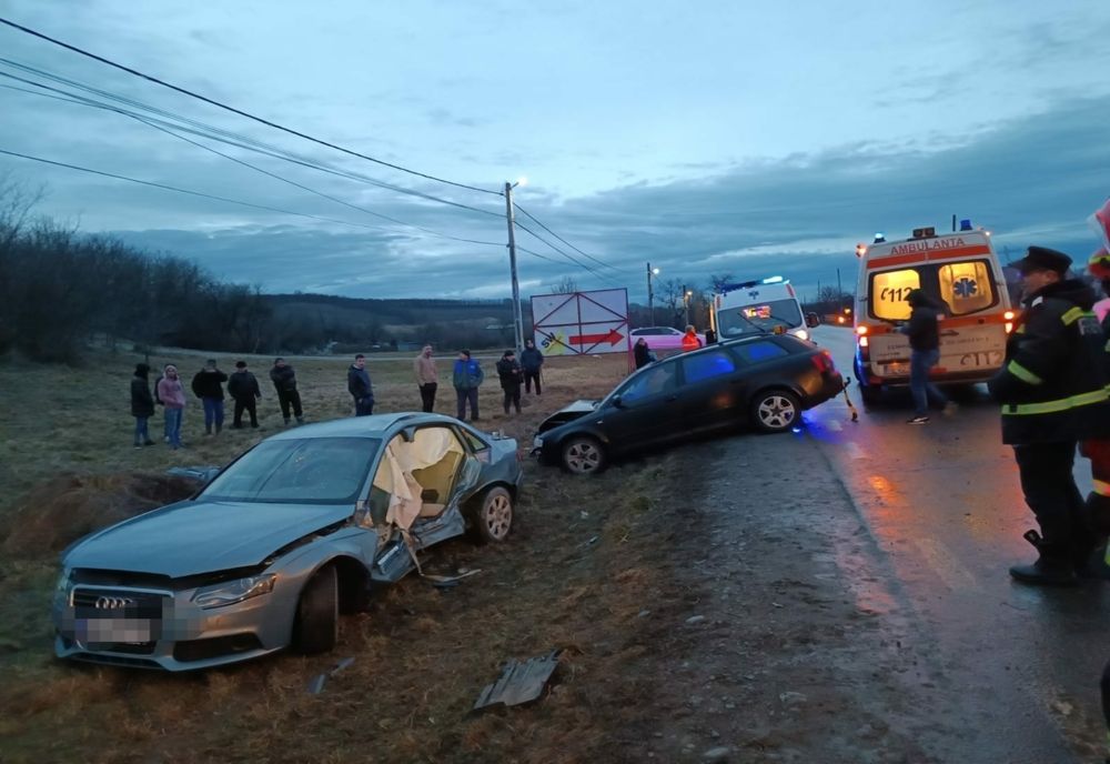 Accident grav la Cristeşti! Trei persoane au ajuns la spital