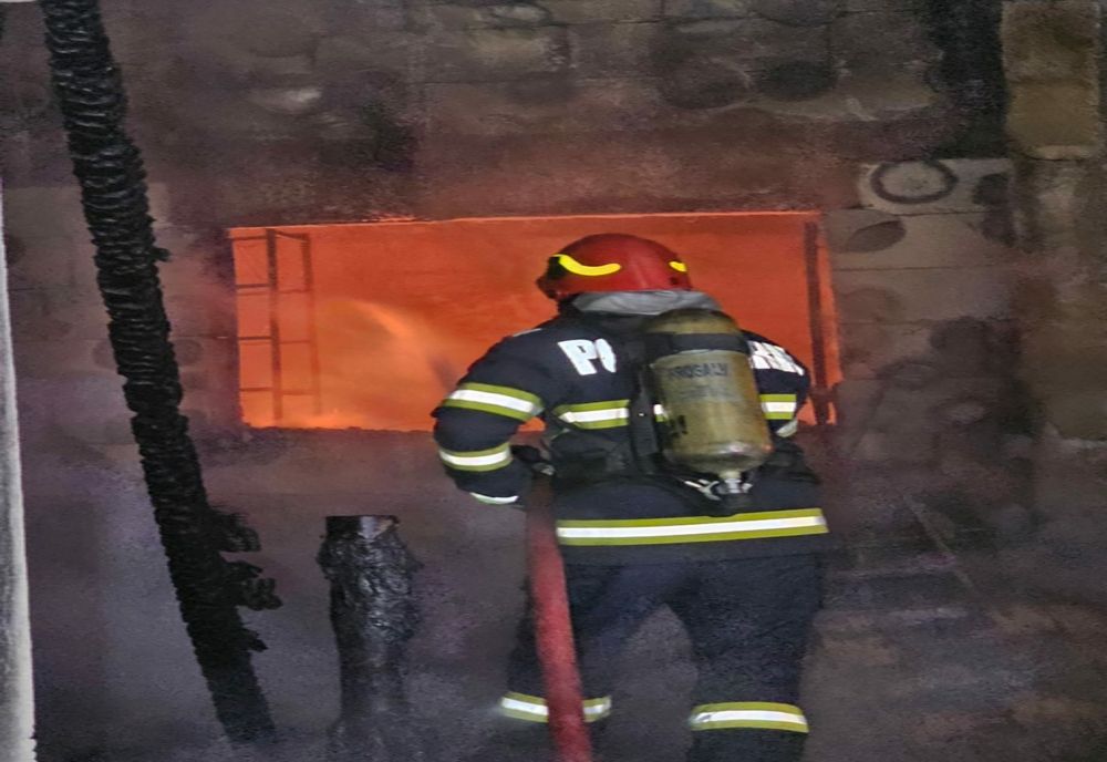 Incendiu la un magazin alimentar! Toată marfa s-a făcut scrum