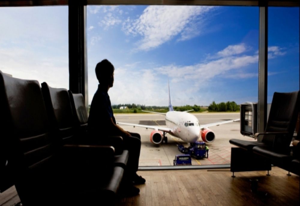 Accesul autoturismelor către aeroportul din Iași va fi restricționat