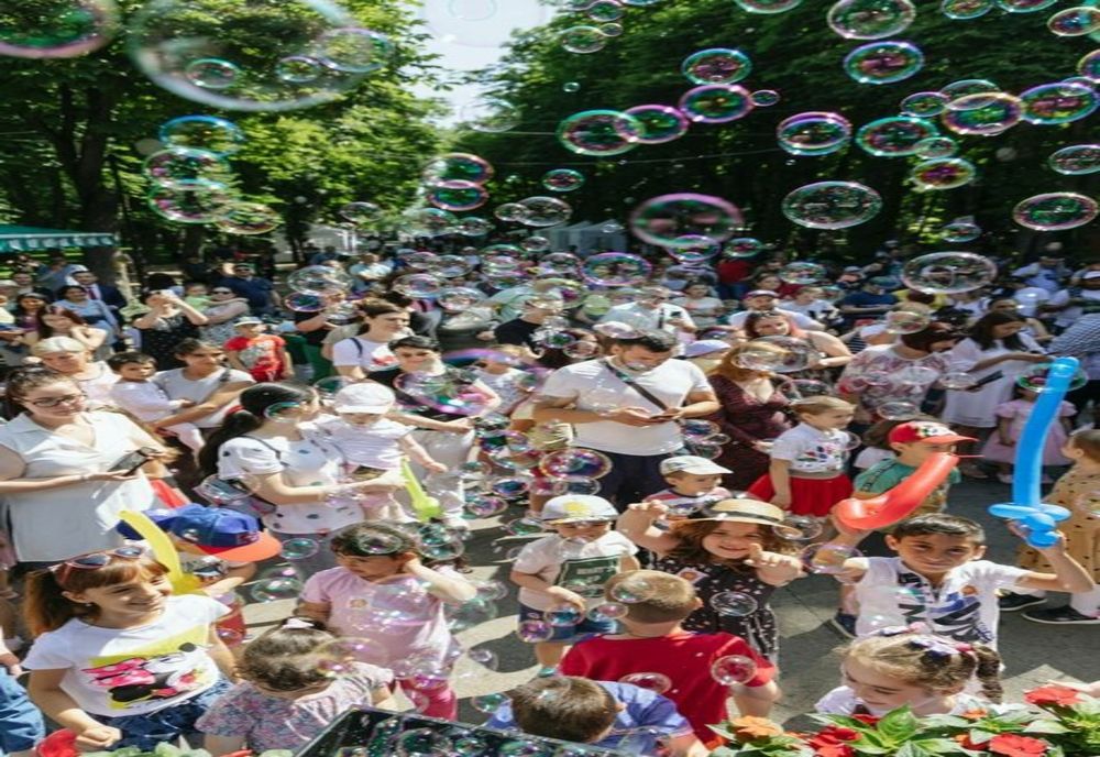 Peste 700 de copii vor primi cadouri de 1 Iunie