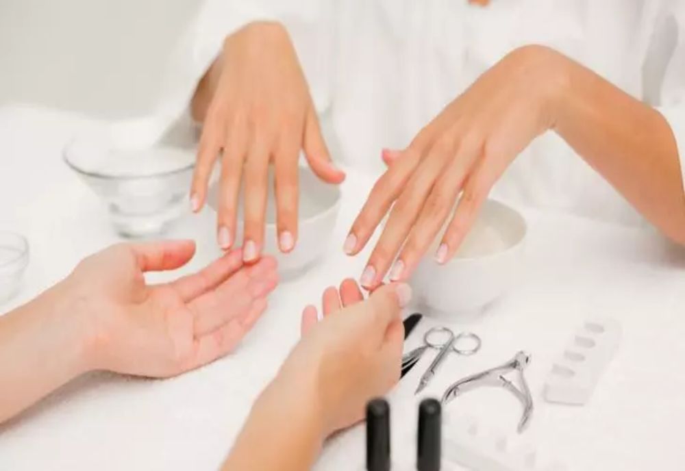 Cel mai bun truc pentru creșterea rapidă a unghiilor. Așa vor fi lungi și sănătoase