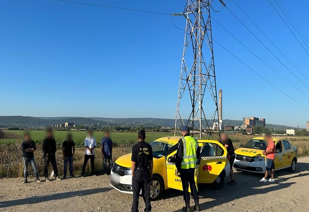 Călăuze şi cetăţeni străini, depistaţi de poliţiştii de frontieră în înceracarea de a trece fraudulos granița