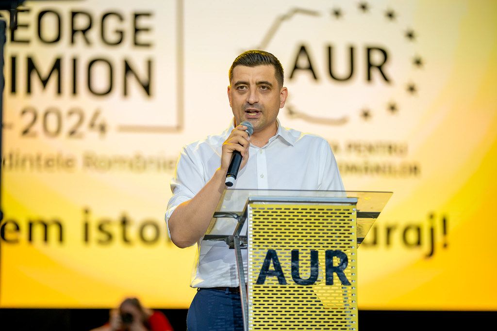 UN NOU SONDAJ PENTRU PREZIDENTIALE : GEORGE SIMION PE PRIMUL LOC