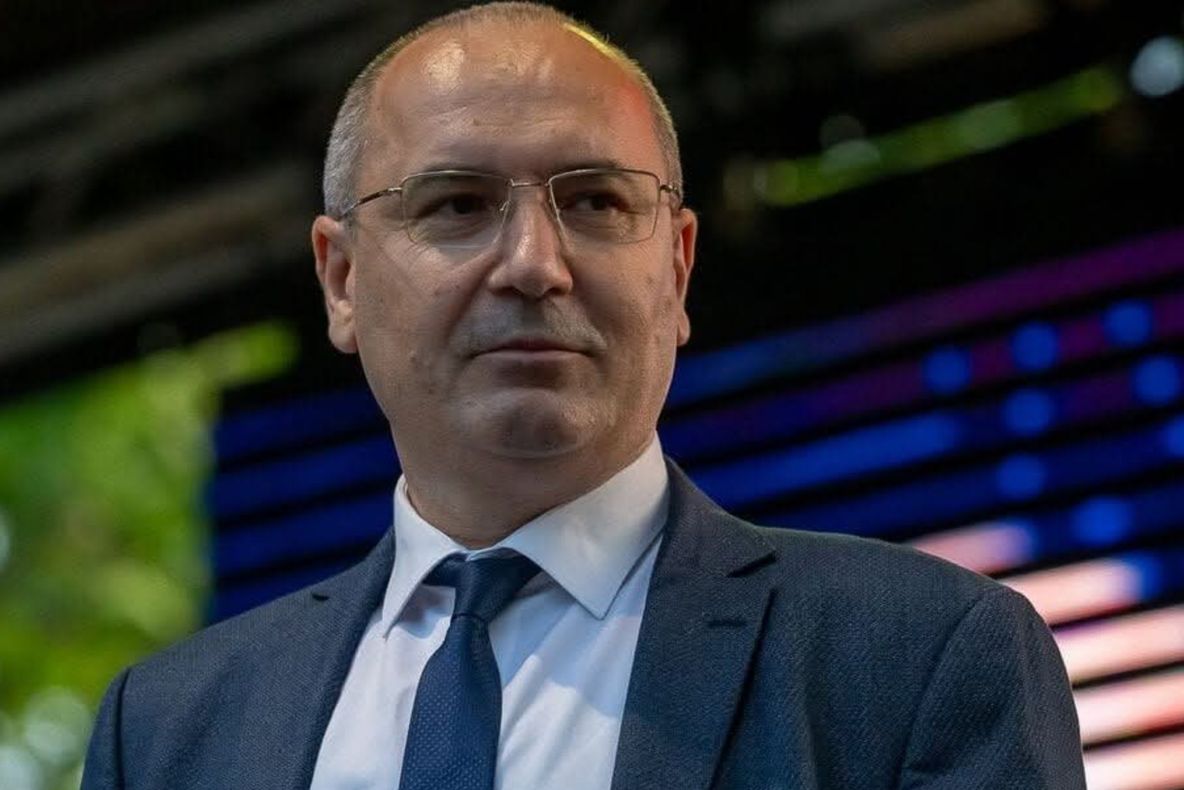 CALITATEA APEI DIN PISCINE IN VIZORUL PARLAMENTARILOR AUR