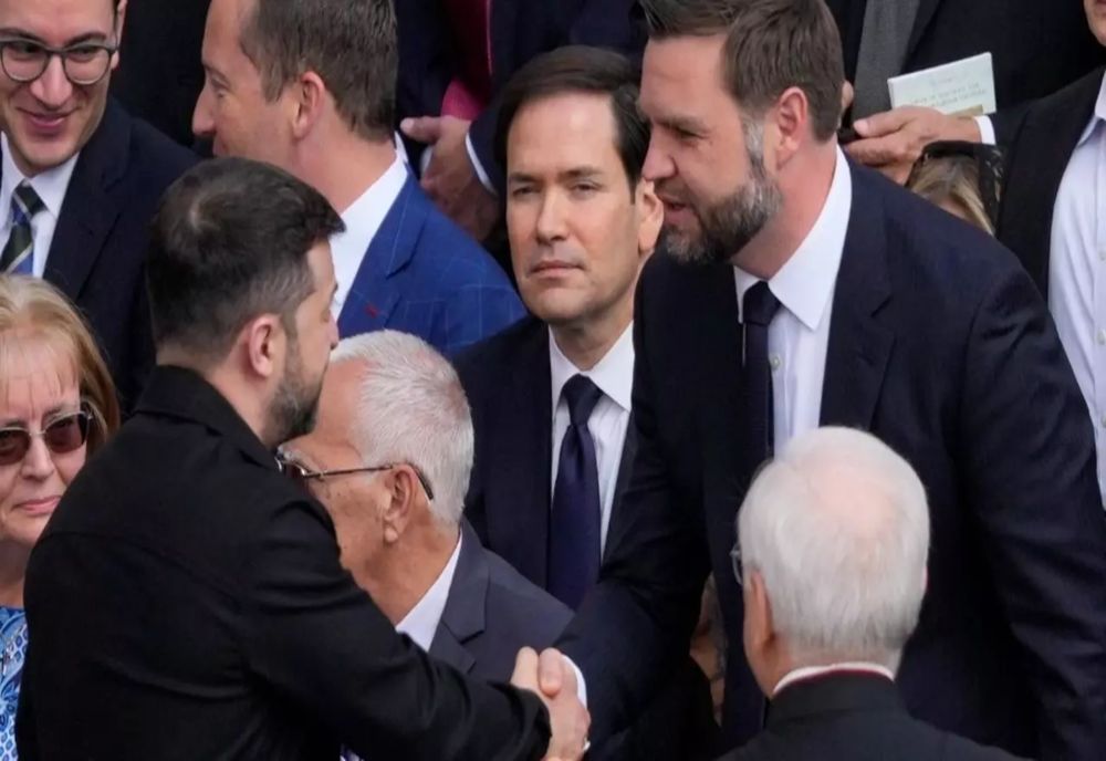 ÎNTÂLNIRE DE GRAD ZERO. VANCE ȘI ZELENSKI, STRÂNGERE DE MÂNĂ SUB PRIVIRILE LUMII LA VATICAN