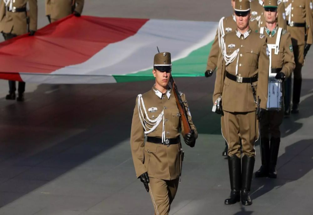 Ungaria construiește o bază militară aproape de granița cu România