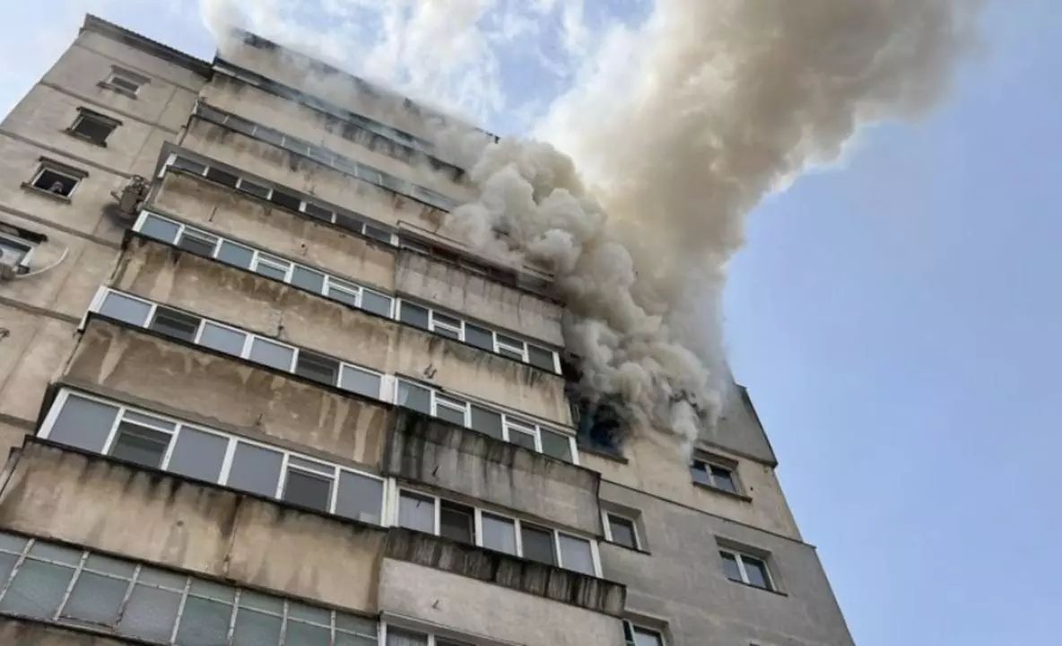 Incendiu într-un apartament din Iași