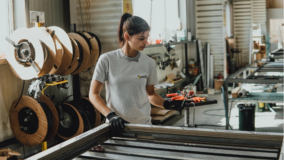 Facturi mai mici, confort mai mare. Cum ferestrele și ușile eficiente energetic reduc costurile de încălzire și răcire