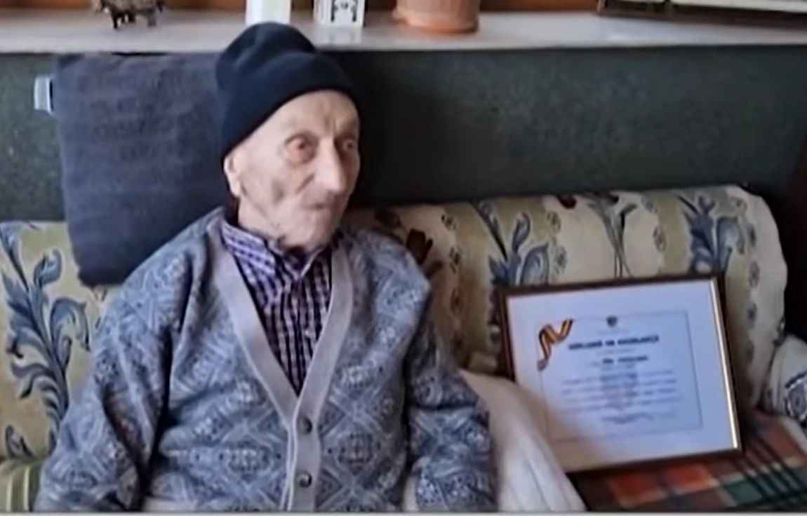 A murit cel mai bătrân român. A prins Unirea din 1918 și a fost veteran de război – VIDEO