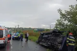 Microbuz cu 6 persoane, răsturnat în Iași