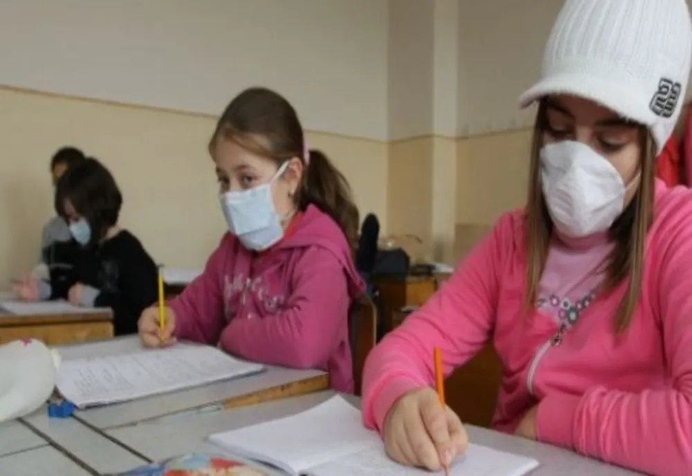 Îa Iași rămâne o singură școală închisă din cauza gripei