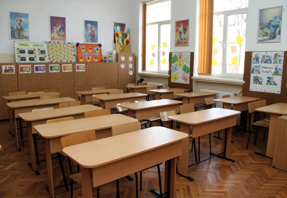 Câte unități de învățământ mai sunt închise din cauza gripei în Iași