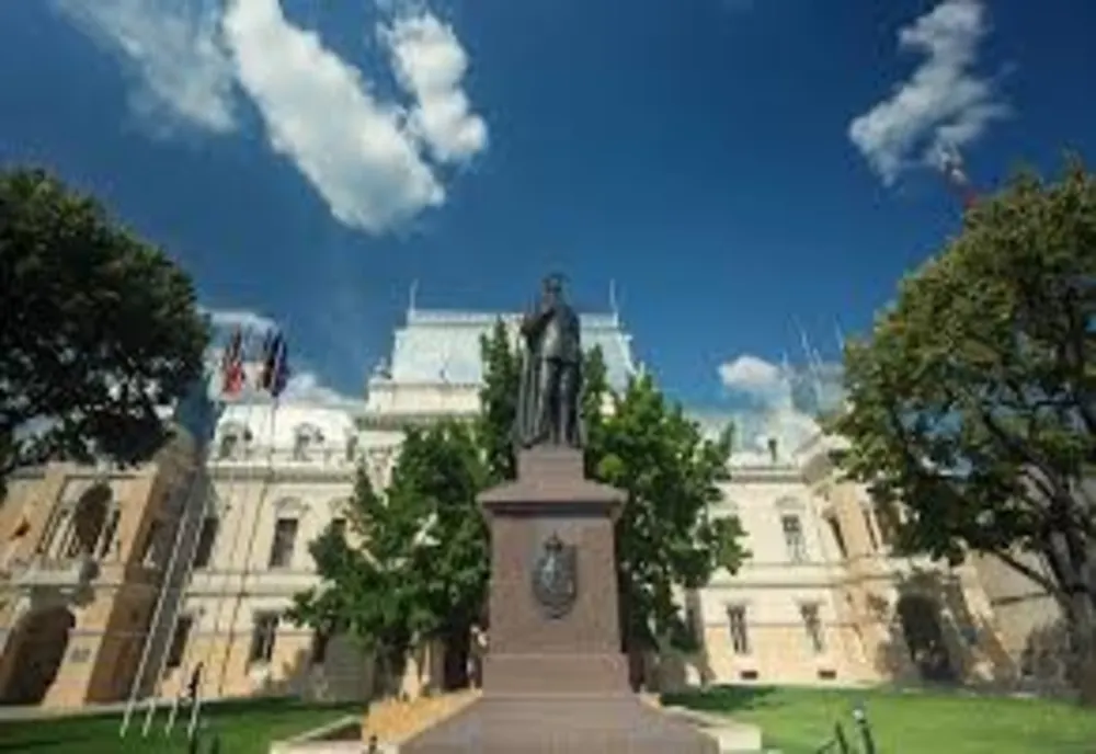 Un consilier local a făcut publice salariile șefilor societăților din subordinea Primăriei Iași: Cel mai mic salariu sare de 15.000 lei, iar cel mai mare depășește 26.700 lei!