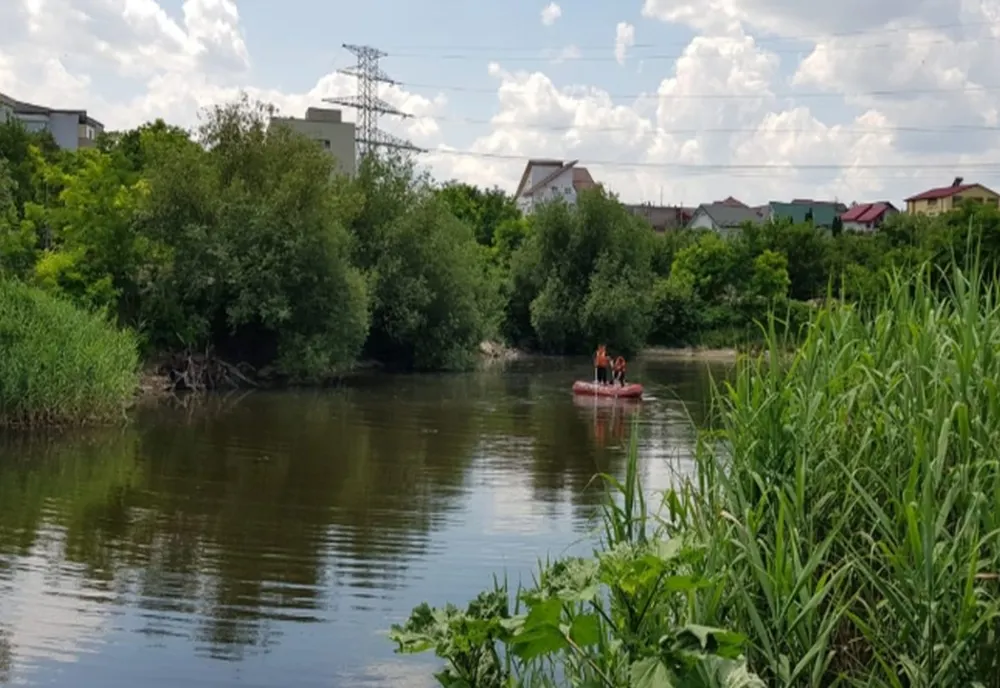 Tragedie la Iași! Tânăr de 19 ani, înecat în iazul CUG