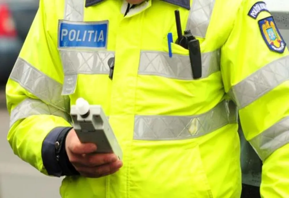 Depistat de polițiști în trafic și băut și fără permis