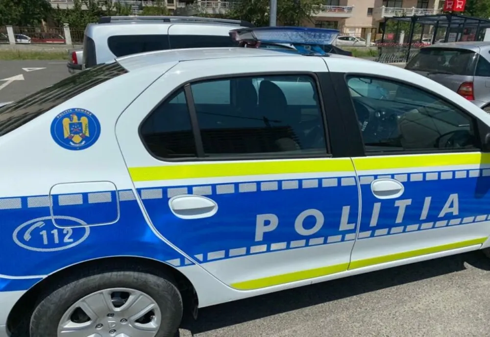 Depistați de polițiști în trafic și băuți și fără permis