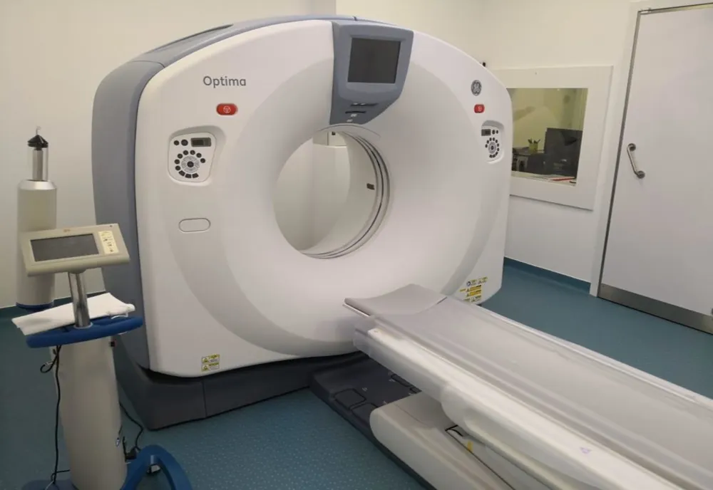 Tumori cerebrale operate fără bisturiu, într-un spital din Iaşi, realizabile din 2021  