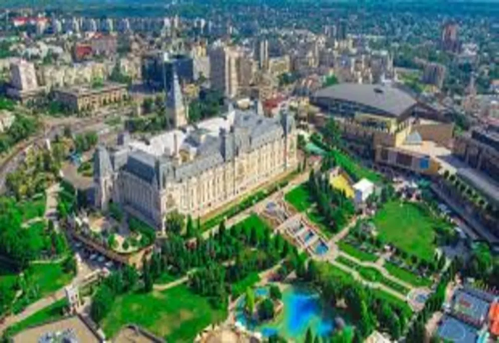 Atelierele de mărțișoare la Palatul Culturii, expoziția de flori exotice în Grădina Botanică, spectacolele de teatru, operă și concerte simfonice