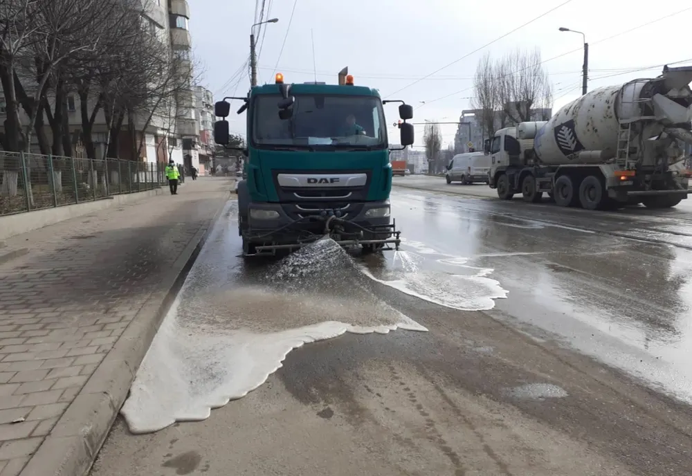 A început campania de curățenie de primăvară „Iașul nostru curat”. Află cum poți participa
