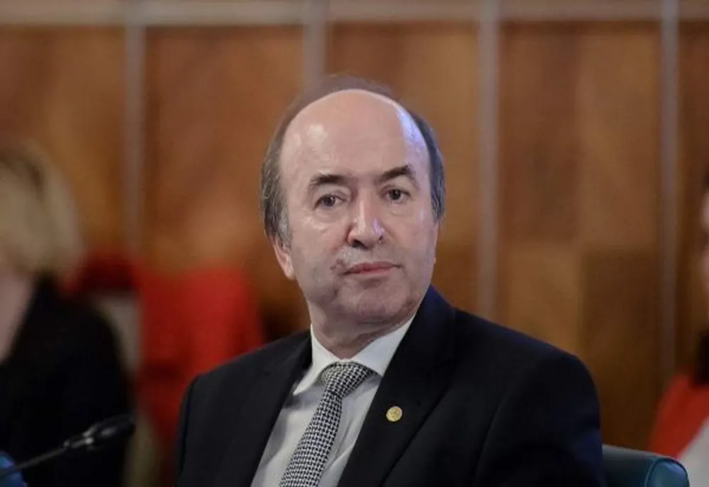Tudorel Toader, anchetat disciplinar după ce a folosit biroul de rector pentru interviuri când era ministru al justiției