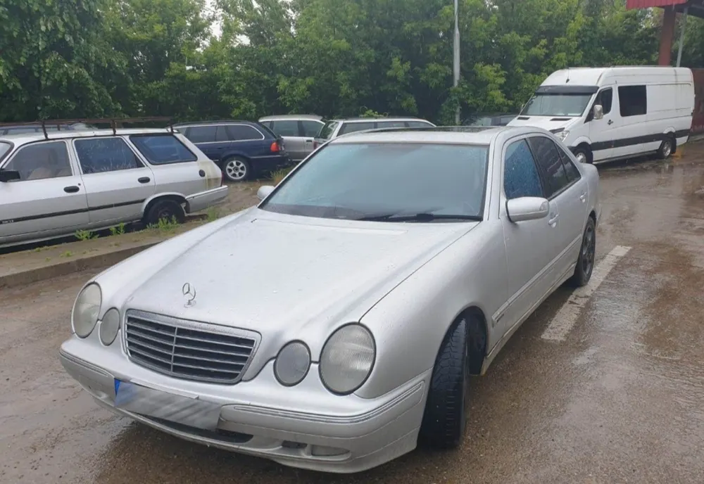 Autoturism căutat în Germania descoperit de poliţiştii de frontieră ieşeni