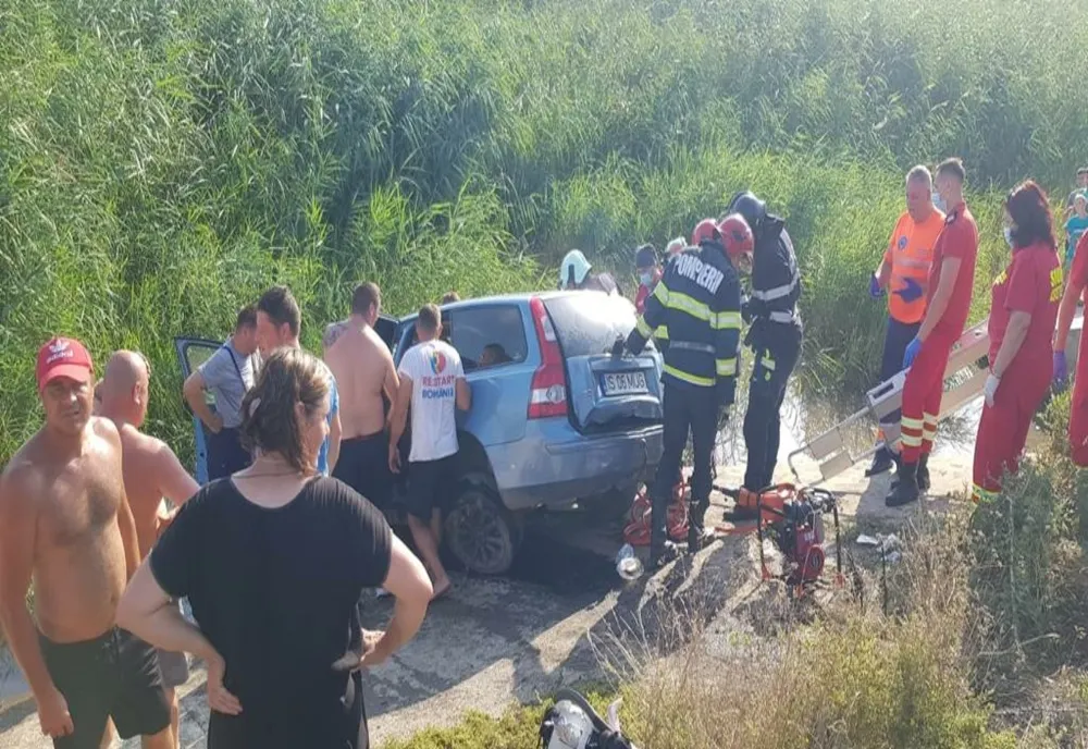 Elicopter solicitat la locul unui accident rutier