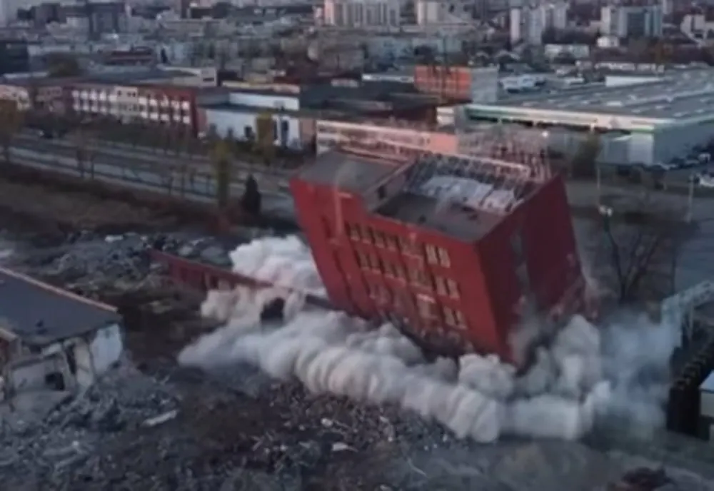 VIDEO Filmare aeriană cu implozia clădirii Tomiris 