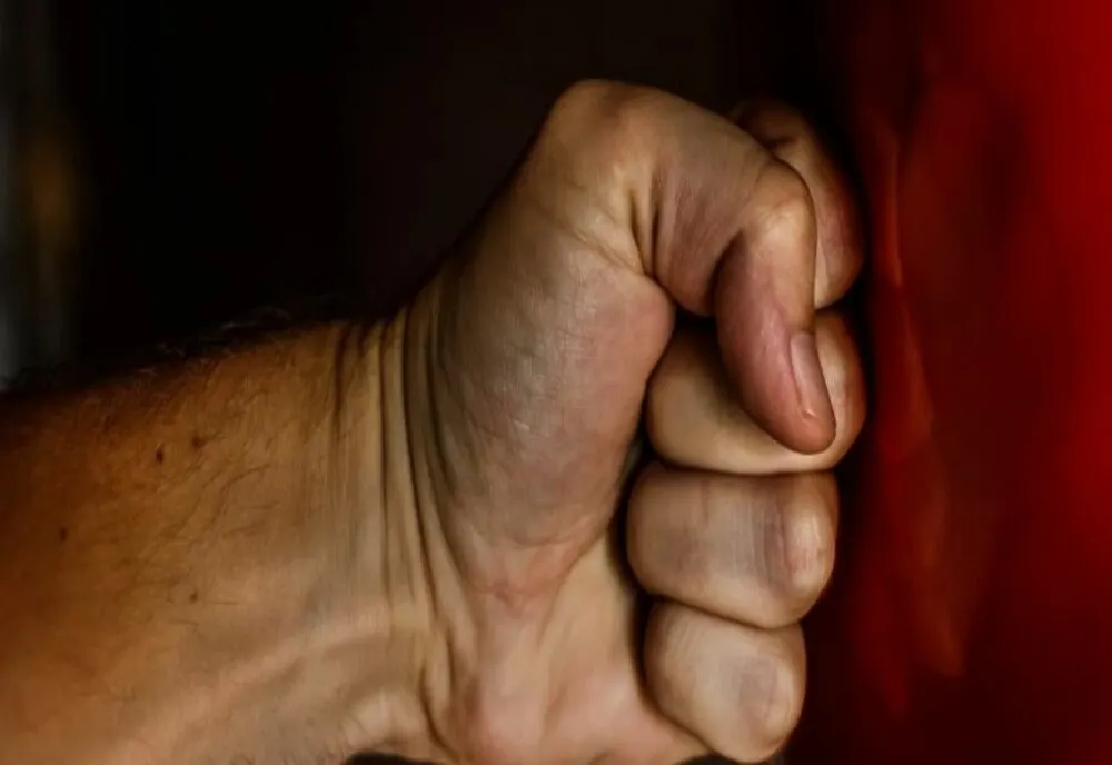 Soț agresiv, liniștit în arest! Nu era la prima abatere