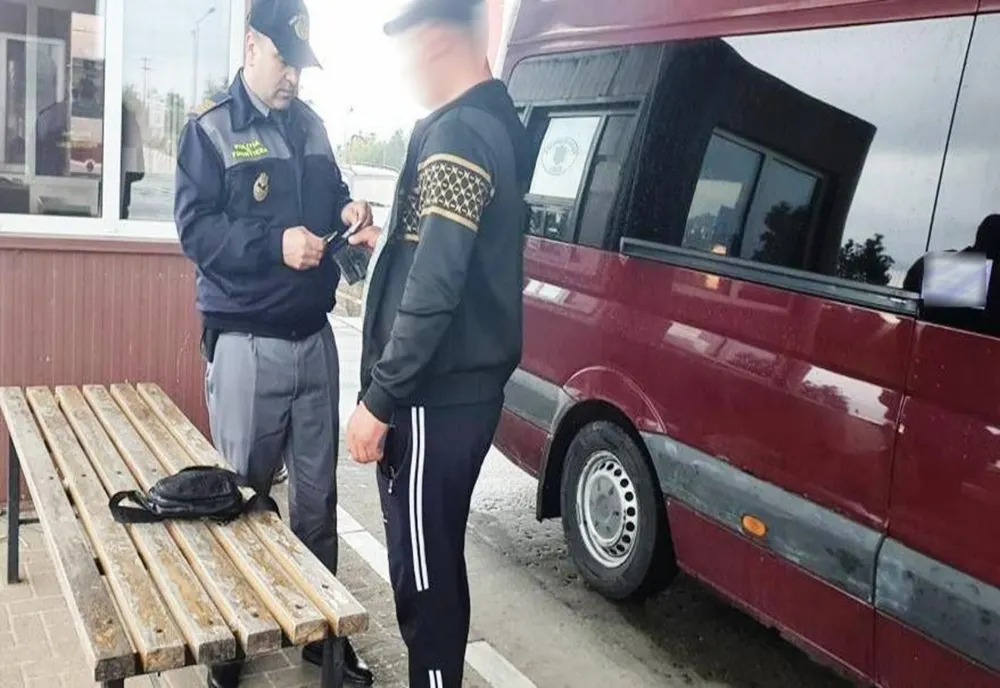 Autoturism cu ITP fals, descoperit de polițiștii de frontieră ieșeni