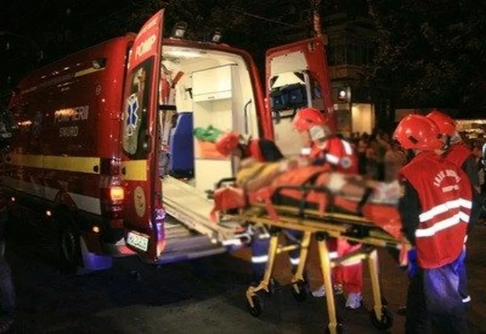 Accident produs de un tânăr beat! Patru persoane au fost rănite