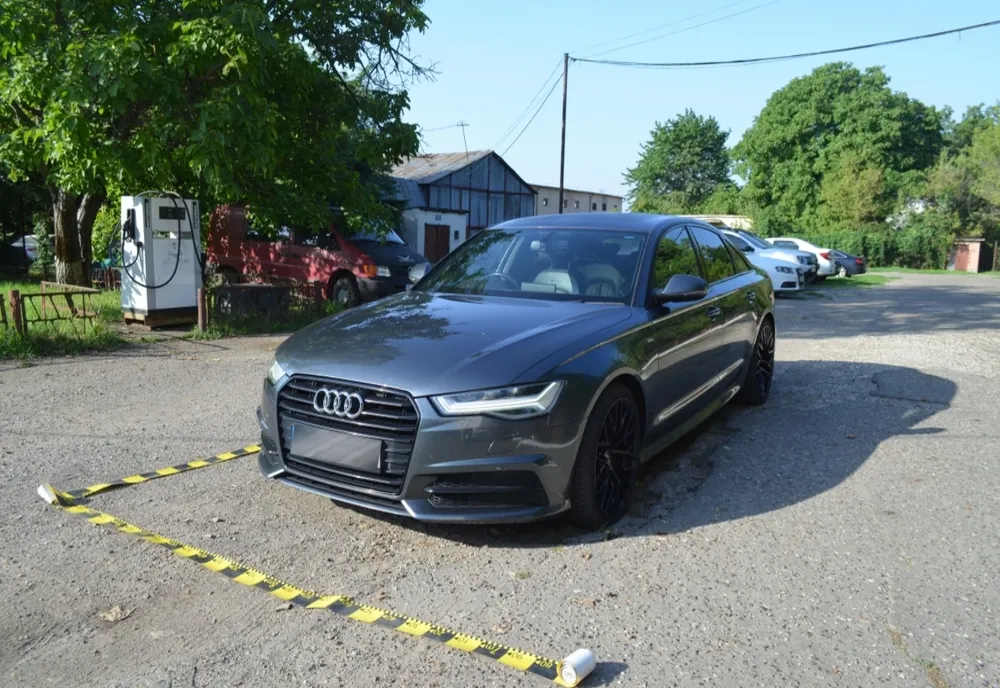 Autoturism de lux, furat din Marea Britanie, descoperit în trafic de poliţiştii de frontieră ieşeni