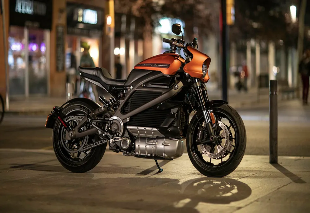 Motociclist fără permis și cu numere de înmatriculare false