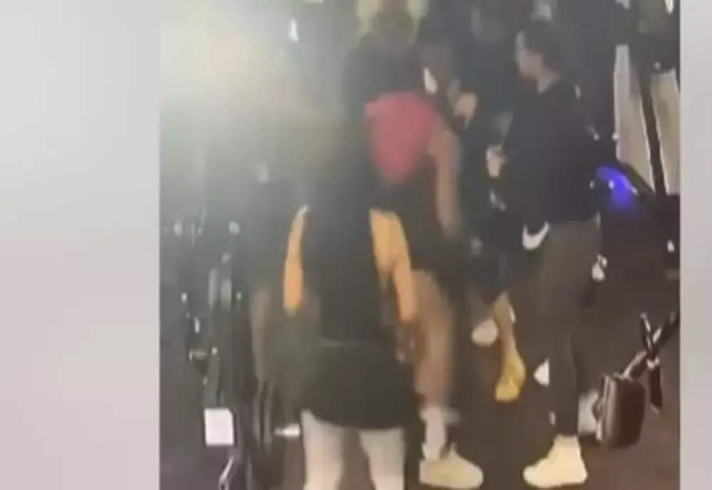 Bătaie cumplită într-o sală de fitness din Iași - Scandalul dintre cei doi bărbați a pornit de la o femeie