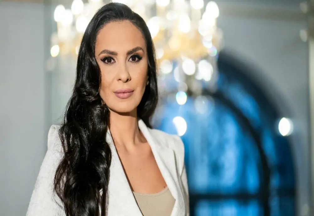 Alexandra Păcuraru: „Să fim români buni și demni, indiferent cât ne va fi de greu”