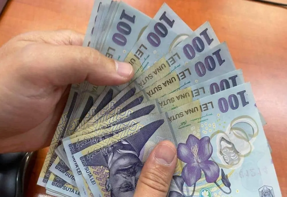 Avem lista șmecherilor de la stat cu venituri uriașe - Salarii cumulate de zeci de mii de lei, în timp ce românii sărăcesc