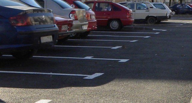 locuri de parcare