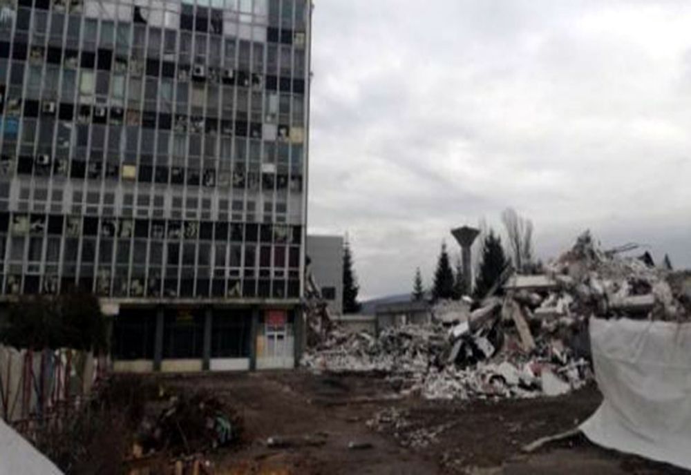 Dezastru lăsat în urma demolării unei firme simbol a Iașului