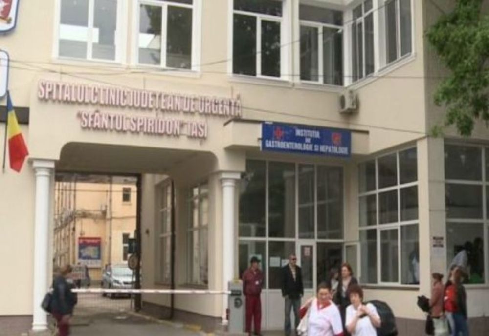 Doi ieşeni veniţi din Italia au vrut să combată virusul cu ţuică și antigel!