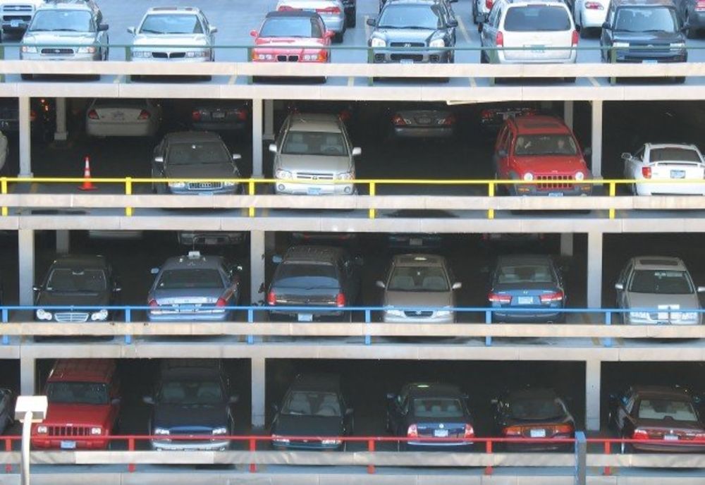 Primăria Iași promite construirea unei parcări supraterane cu 255 de locuri în cartierul Alexandru cel Bun