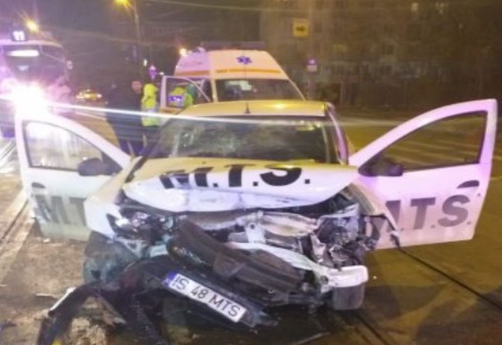 Accident grav în Iași! Impact violent între două autoturisme, soldat cu două victime. Mașina unei firme de pază, făcută praf