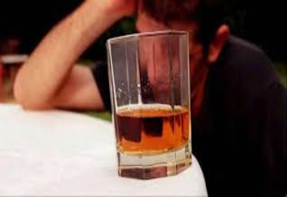 Poveste tragică la Iași! A băut alcool de mic copil. A murit la 22 de ani!