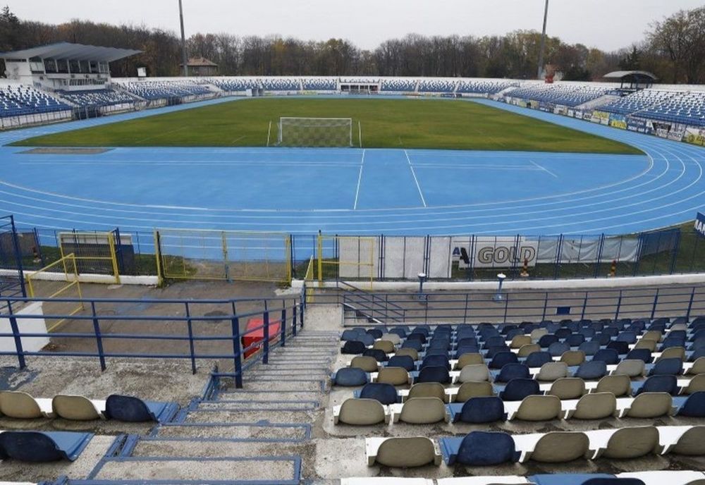 Primăria Iași vrea să mai bage aproape 100.000 de euro în gazonul de pe „Emil Alexandrescu“