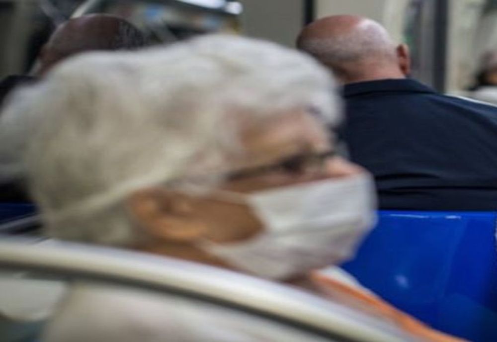 Bătaie de joc! Primăria Iași promite să ajute bătrânii autoizolați la domiciliu cu alimente și produse de igienă: Se va ocupa o echipă de la DAS Iași!