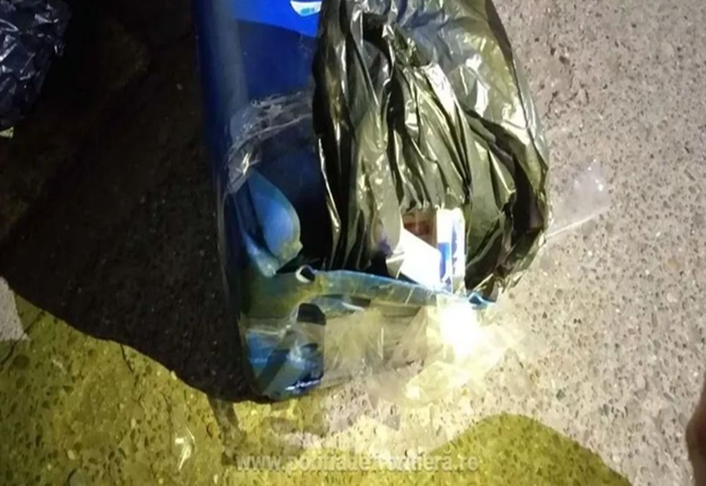 A vrut să ducă peste 16.000 de țigări în Italia. Unde s-a gândit să le ascundă