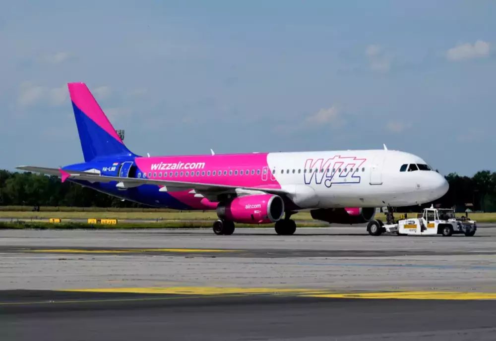 Wizz Air vinde bilete cu plecare din mai de pe Aeroportul Iaşi, deși Ordonanțele militare încă sunt în vigoare