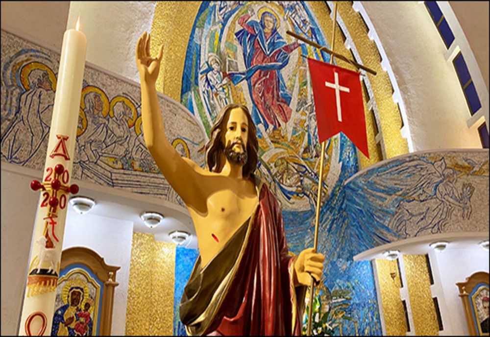 Mesajul preotului Adrian Blăjuţă pentru credincioșii catolici: „Cristos a înviat!“