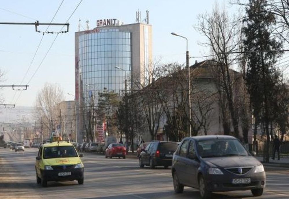 Atenție, șoferi! S-au schimbat regulile în intersecția de la Granit