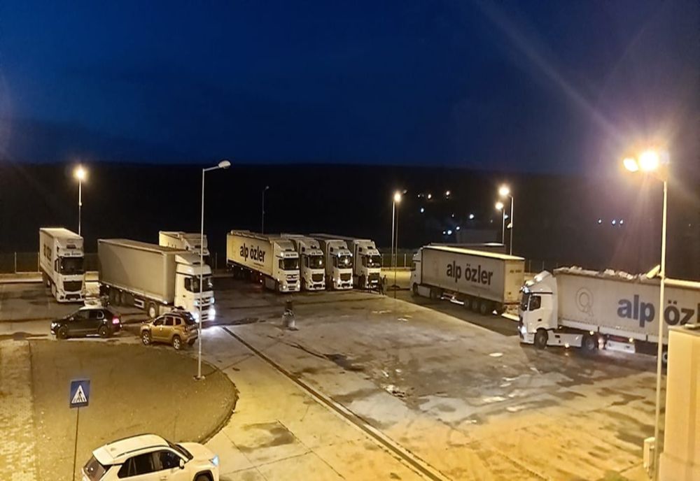 Au venit primele tiruri cu modulele spitalului mobil de la Lețcani - VIDEO